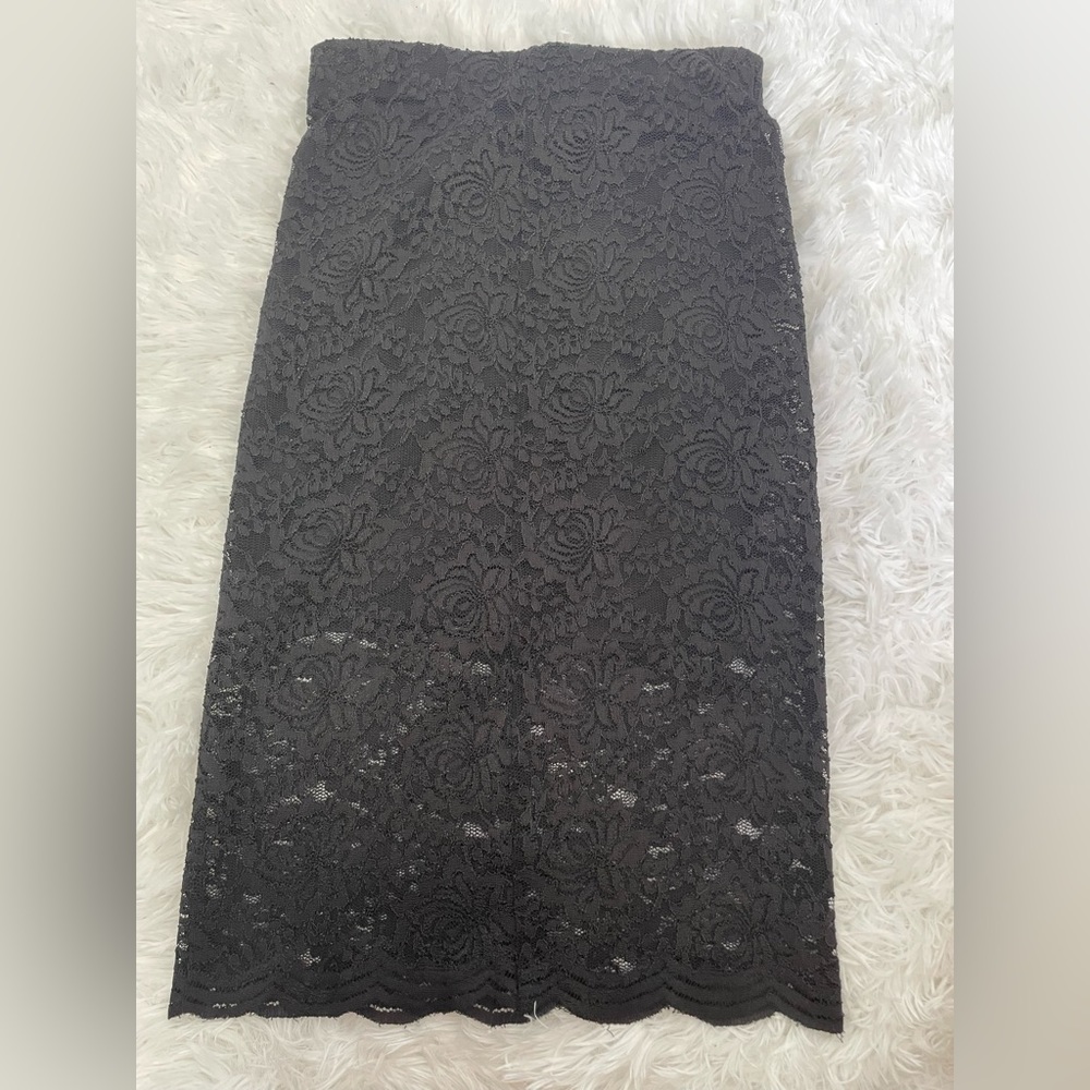 FOREVER 21 Black lace skirt size S